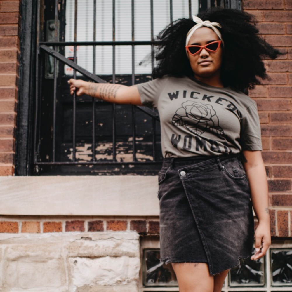 Green Wicked Woman Tee - Picture 2 of 3